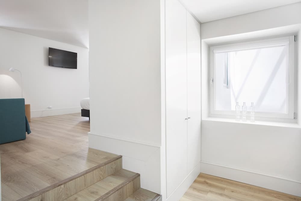 Lisbon Serviced Apartments - Ascensor da Bica