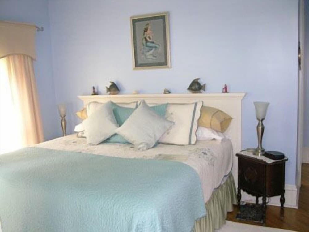 The Seymour House Bed & Breakfast