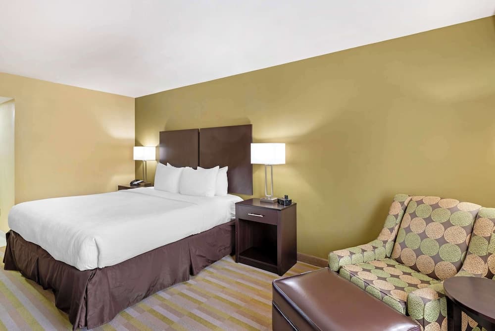 Best Western Plus Thornburg Inn & Suites