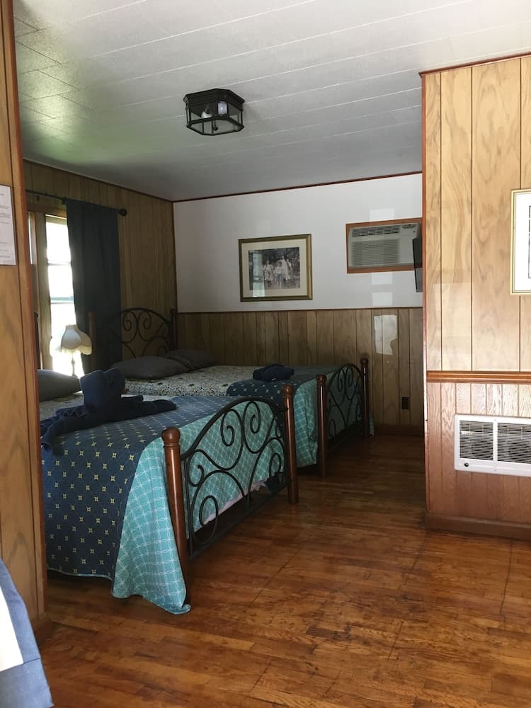 Marshall's Creek Rest Motel