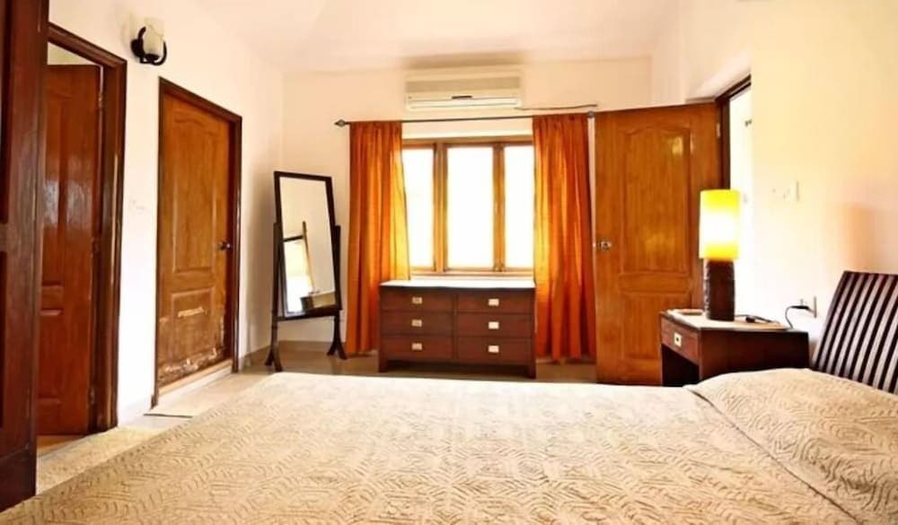 Villa Fountain Court