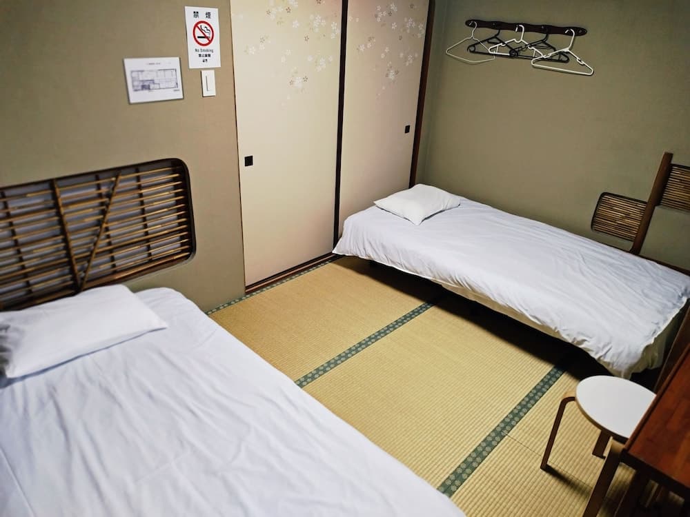 Osaka guest house sakura – Hostel