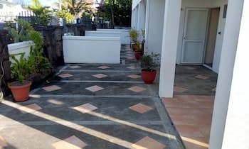 Chetty Tourist Residence