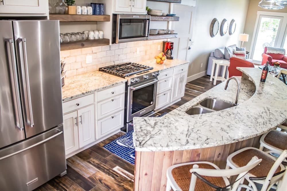 Quarterdeck Resort & Restaurant