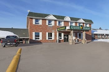 Guest House Inn & Suites