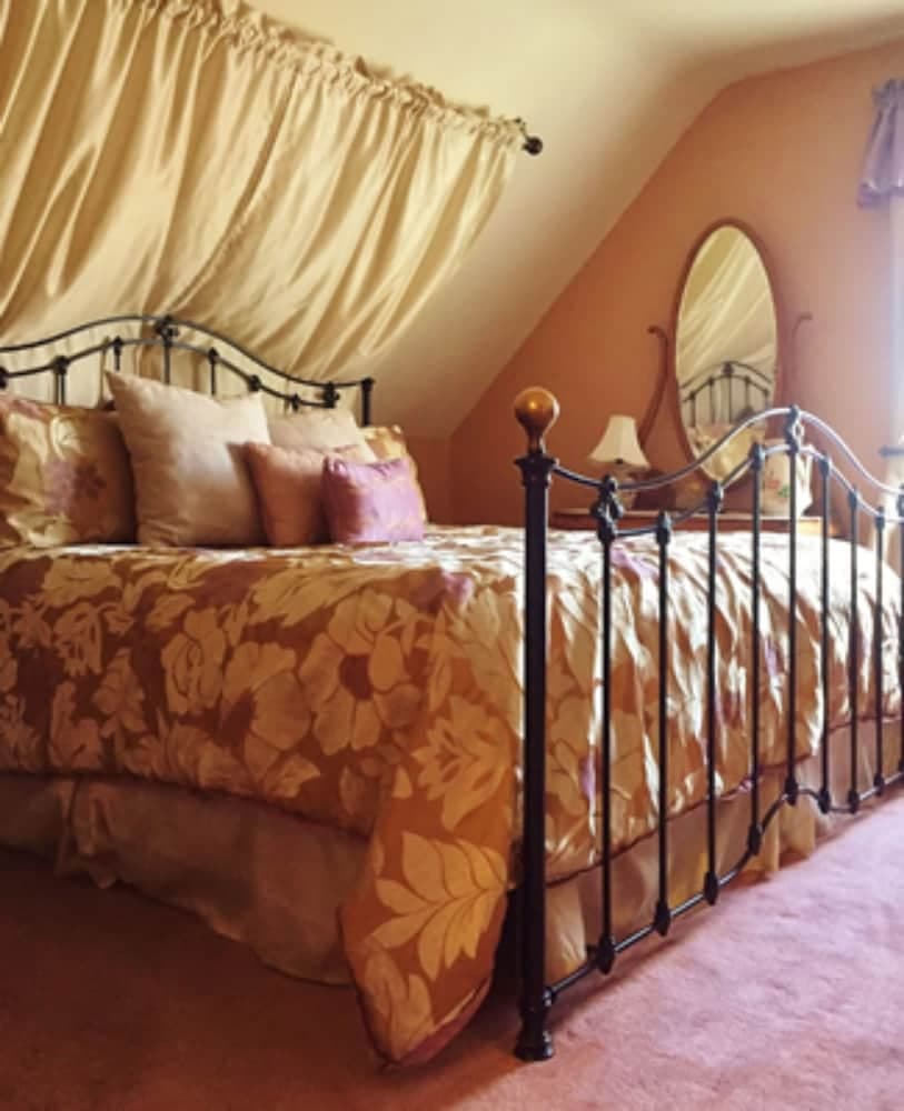 Inn At The Canal Bed & Breakfast