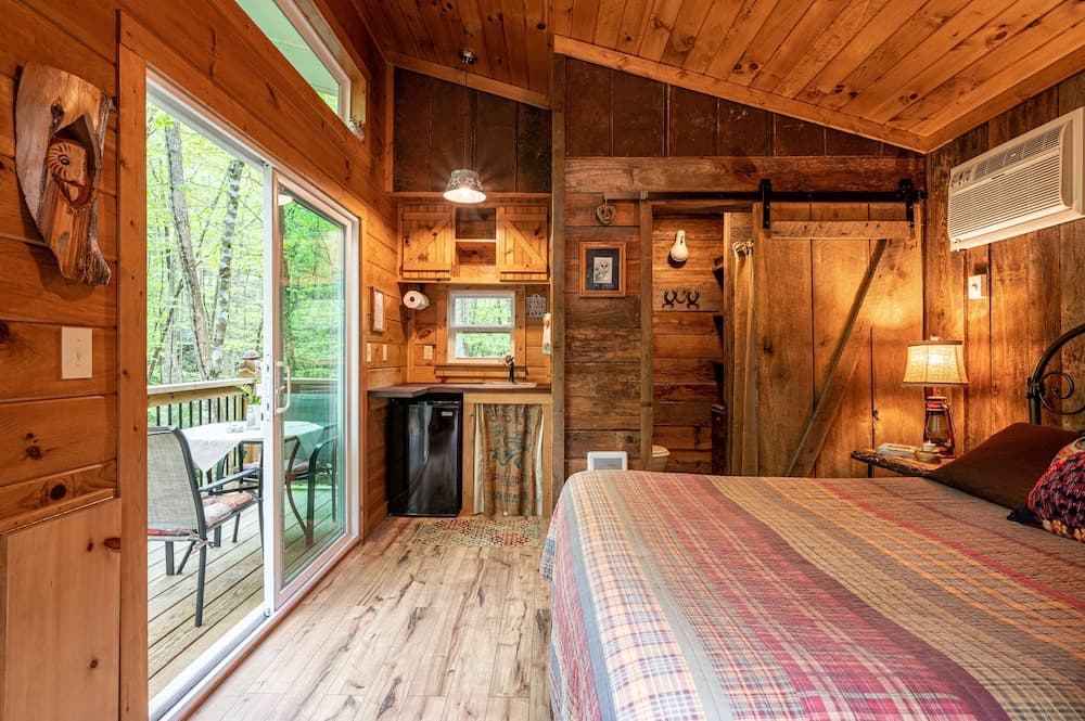 The Owl's Perch (5 inch clearance needed)