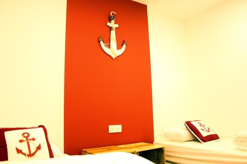 Roof Talk Theme Hostel