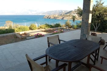 Villa Thea-Sea Blossom