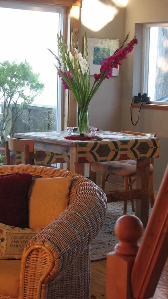 Skiff Point Guest House