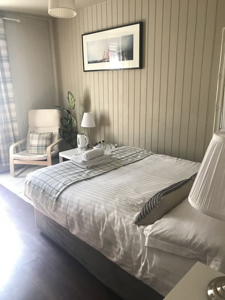 The Wheatsheaf Hotel