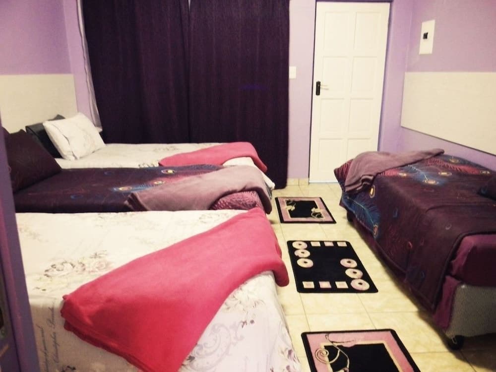 Aron's Guest House Bed & Breakfast