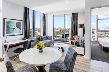 Meriton Suites Mascot Central