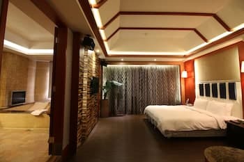 Seasons Boutique Motel