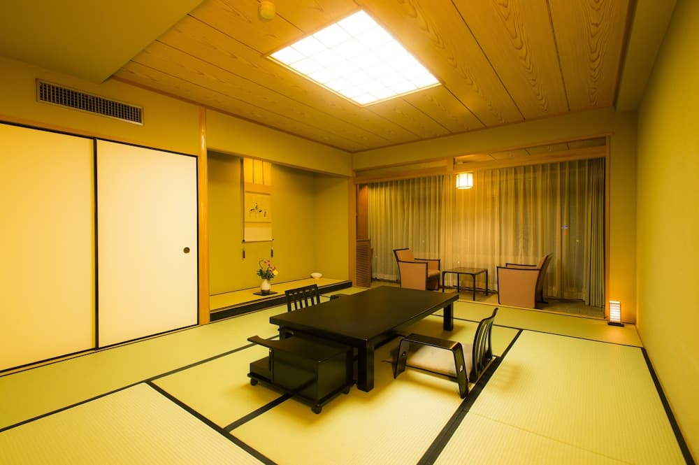 Hotel Shiragiku