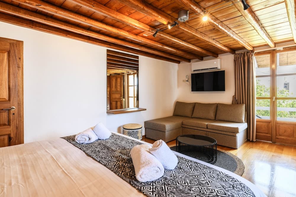 Dimele Rooms & Studios