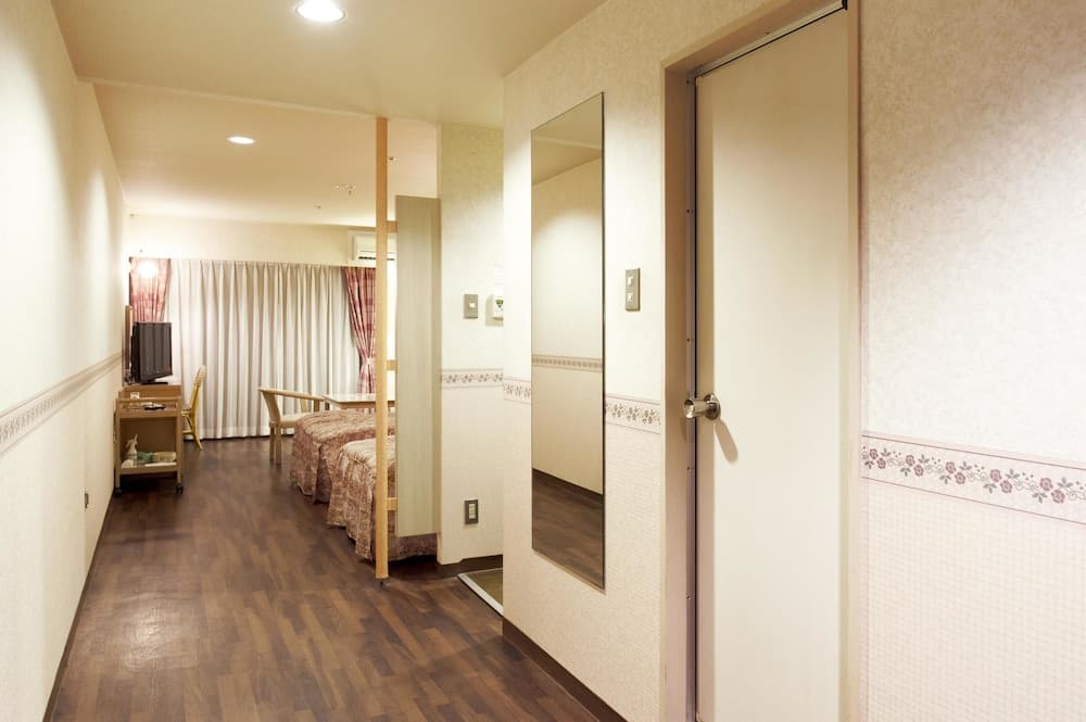 Izu-Kogen Wan Wan Paradise Condominium