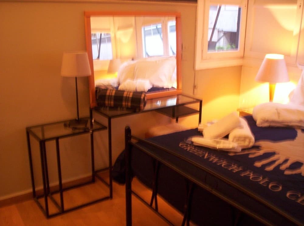 The New Yorkers Hotel