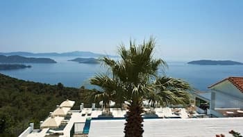 Skiathos Club Hotel Suites