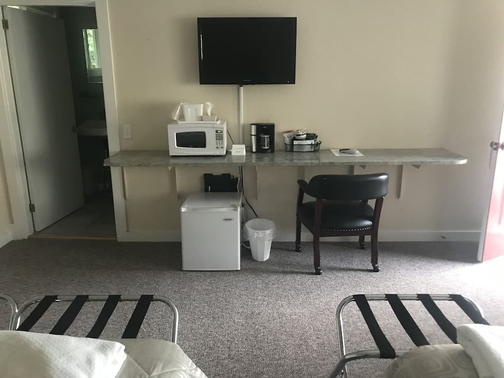 Gallagher's Travels Bar Harbor Motel & Cabins