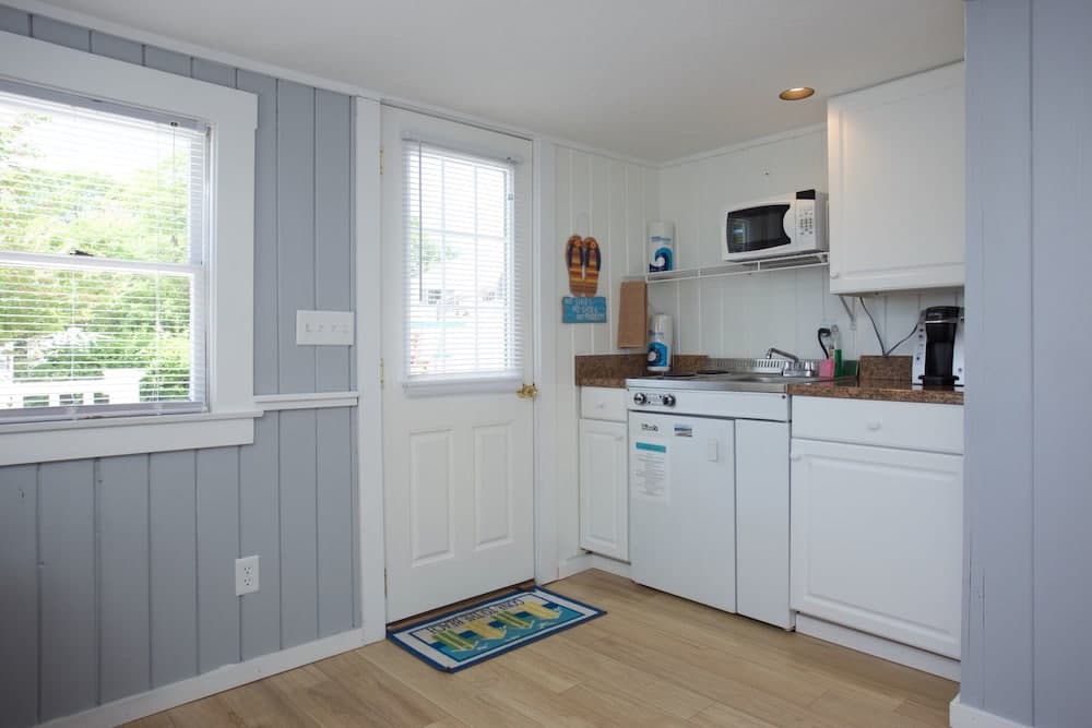 Drakes Island Resort