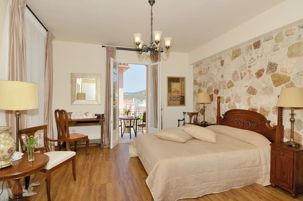 Korina Gallery Hotel