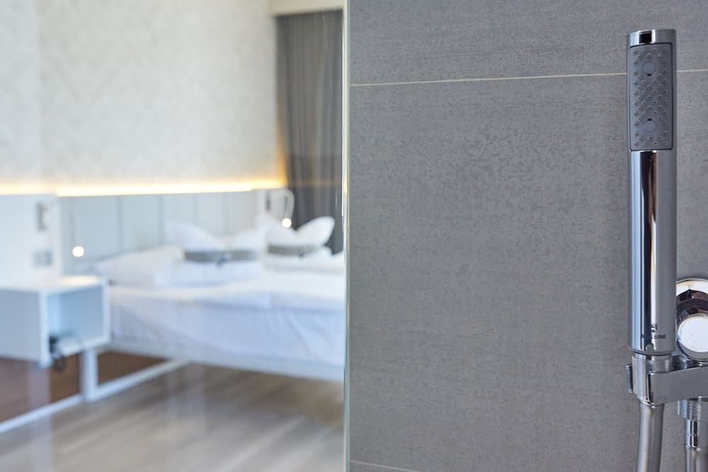 Hotel Castello Lake Front