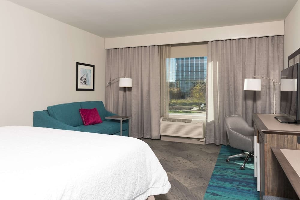 Hampton Inn & Suites Chicago Schaumburg