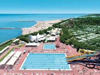 Isamar Holiday Village