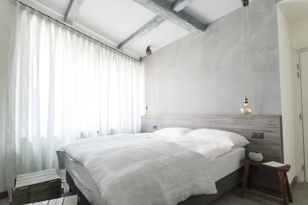 Seven Boutique Hotel