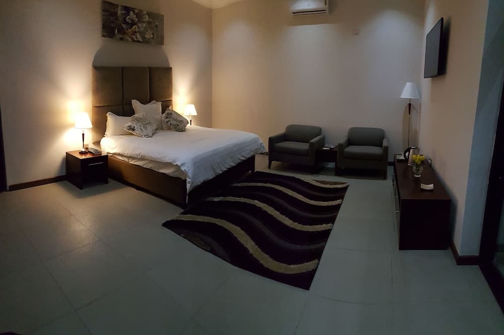 Pamo Hotel and Restaurant