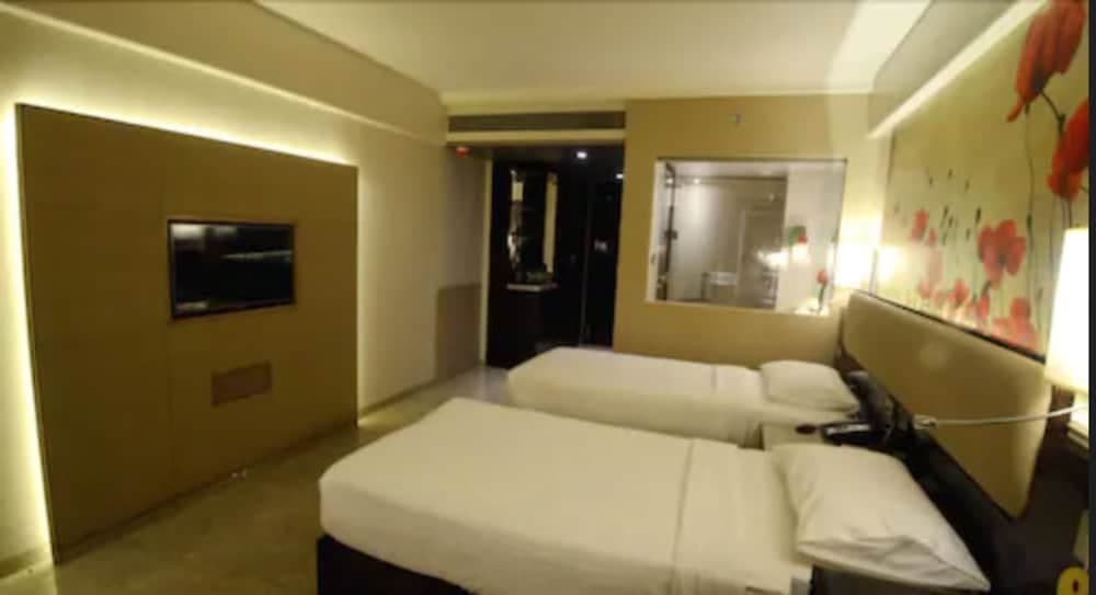 Hotel Sai Palace Grand Malad