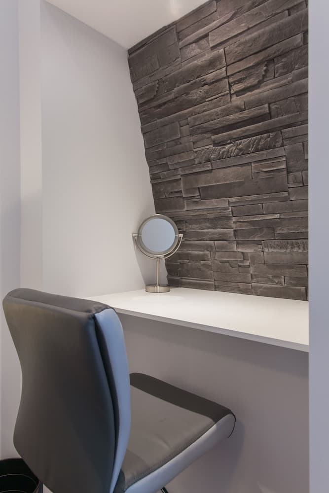 LMVR - LuxApt 3 - 7 bedrooms 2 bathrooms