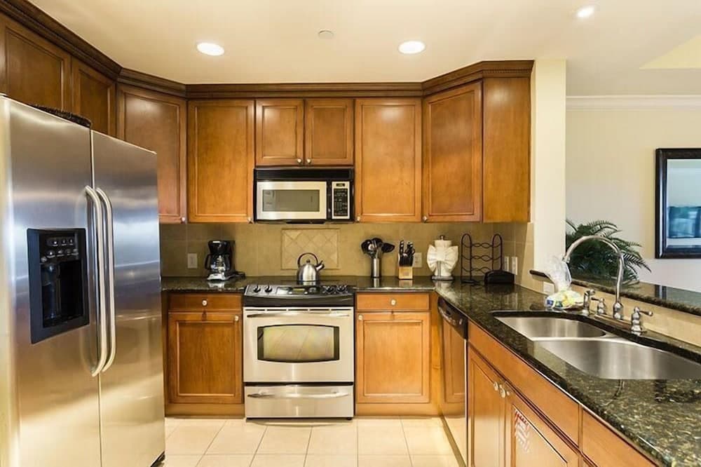 RVH 121 Centre Court Dream