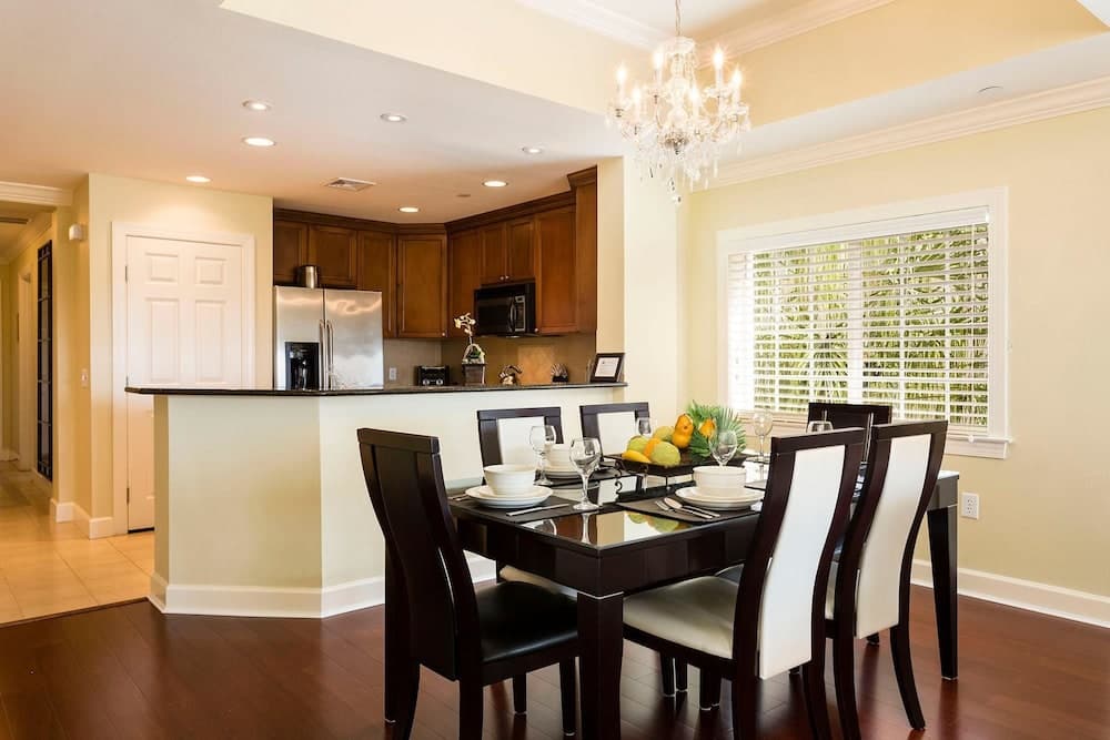 RVH 170 Centre Court Escape