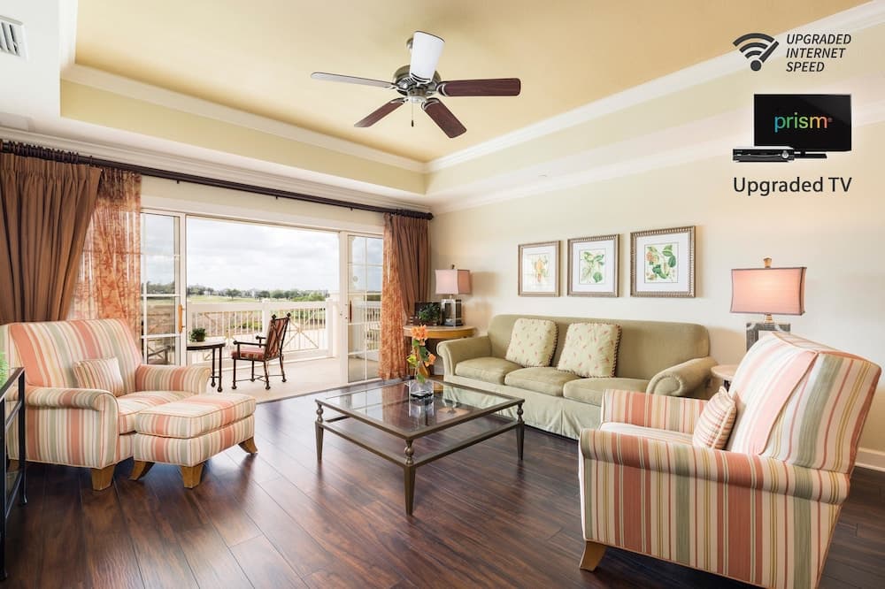 RVH 145 Centre Court Paradise