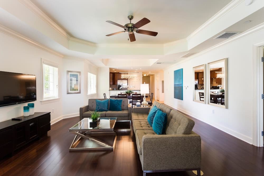 RVH 215 Centre Court Extravagence