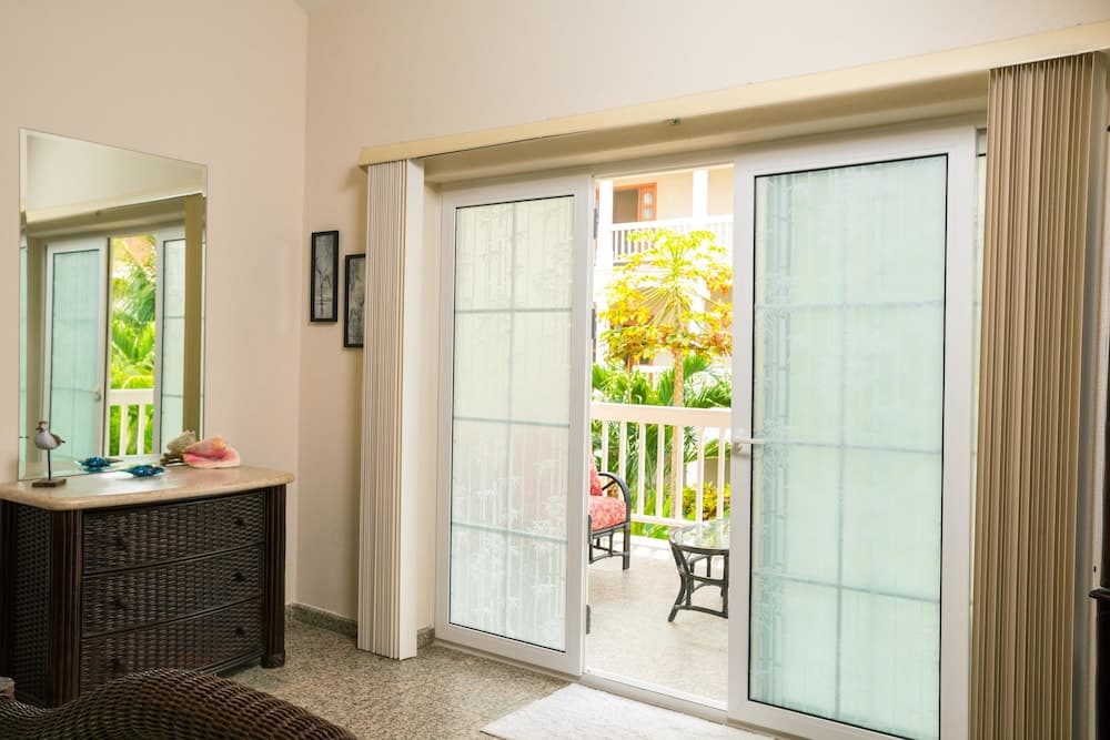 Lawson Rock Yellowfish 211