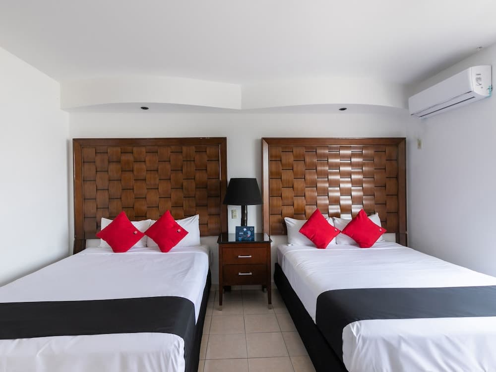 Capital O Zona Dorada Inn, Mazatlán