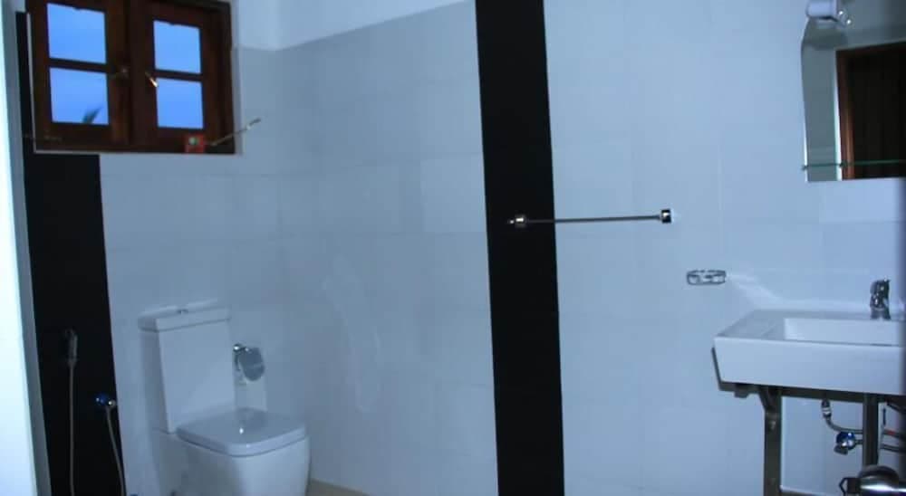 The Coconut Garden Hotel & Restaurant