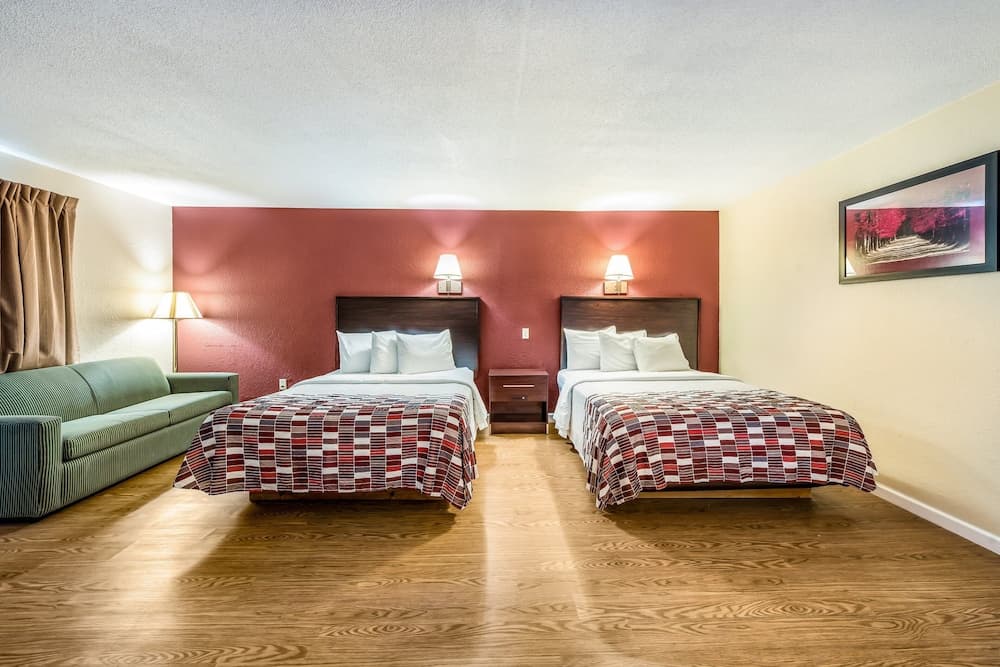 Red Roof Inn & Suites Wapakoneta