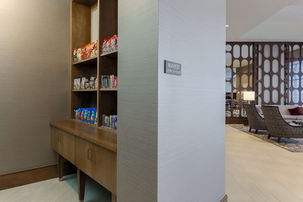 DoubleTree by Hilton Evansville