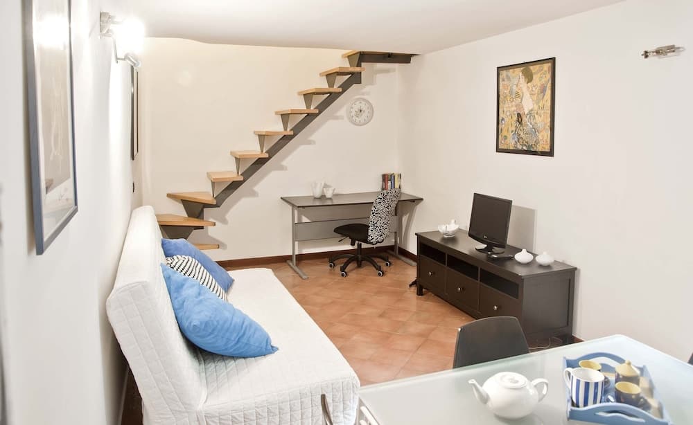 Napul'è Apartment