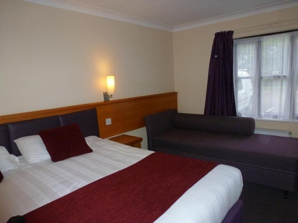 Wheatsheaf Hotel by Chef and Brewer Collection