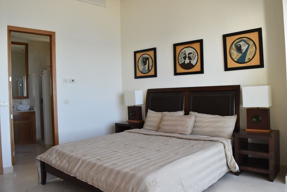 Luna Blanca by Kivoya