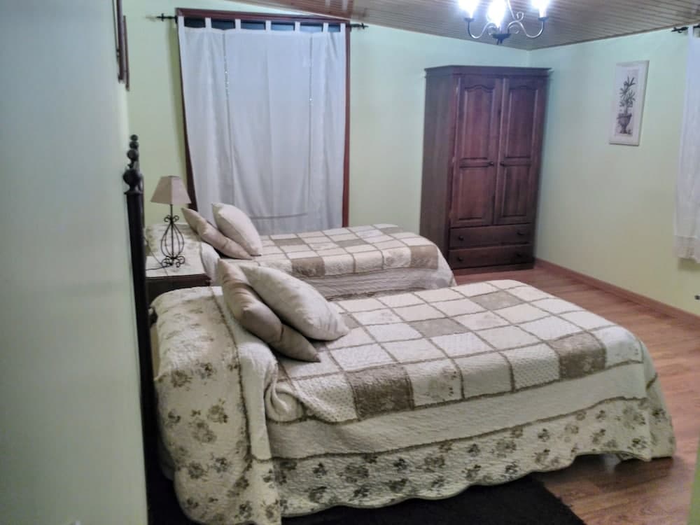 Casa Rural Os Carballos