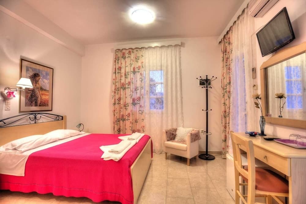 Leonardos Apartments