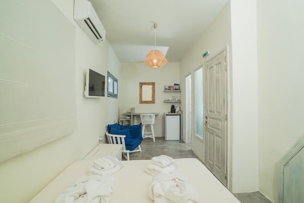 Kaleidoscope Cave Houses Oia