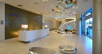 HS HOTSSON Hotel Silao