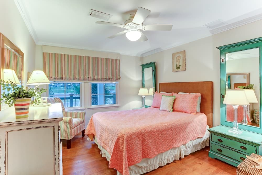 Ocean Ave Spacious Seaside Cottage by RedAwning